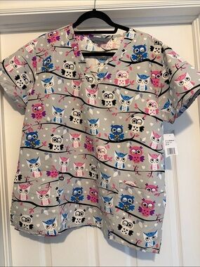 Serene uniforms scrub top size large new with tags